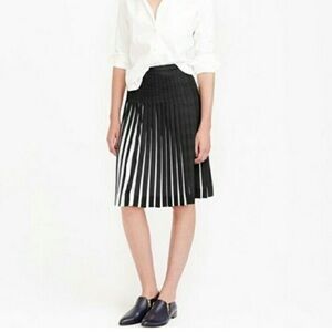 Black and White Pleated Women's Skirt